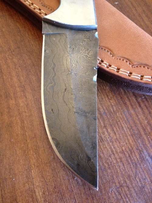 HANDMADE DAMASCUS STEEL HUNTING KNIFE !!!