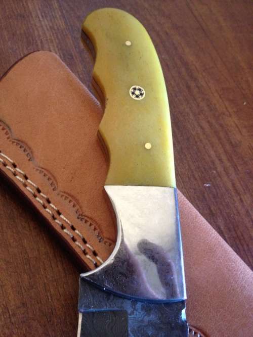 HANDMADE DAMASCUS STEEL HUNTING KNIFE !!!