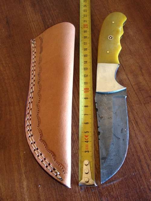 HANDMADE DAMASCUS STEEL HUNTING KNIFE !!!