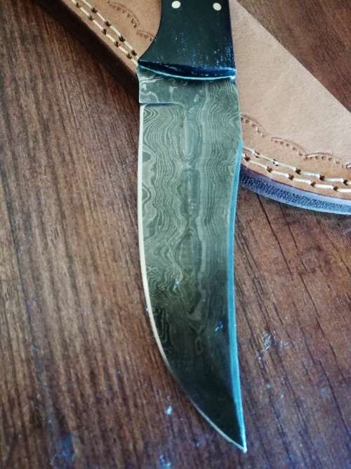 HANDMADE DAMASCUS STEEL HUNTING KNIFE !!!