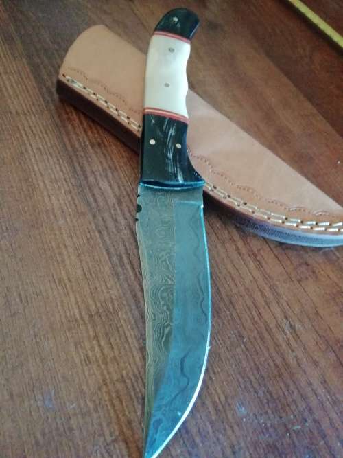 HANDMADE DAMASCUS STEEL HUNTING KNIFE !!!