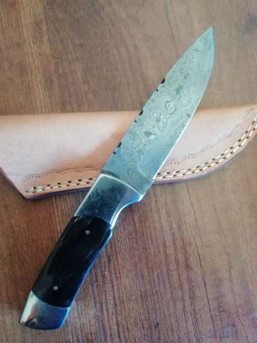 HANDMADE DAMASCUS STEEL HUNTING KNIFE !!!