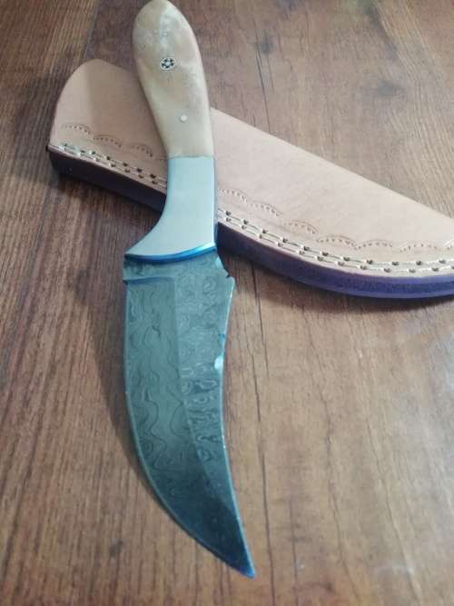 HANDMADE DAMASCUS STEEL HUNTING KNIFE !!!