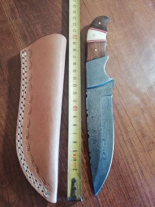 HANDMADE DAMASCUS STEEL HUNTING KNIFE !!!