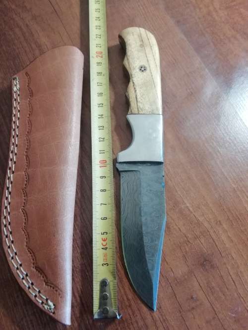 HANDMADE DAMASCUS STEEL HUNTING KNIFE !!!