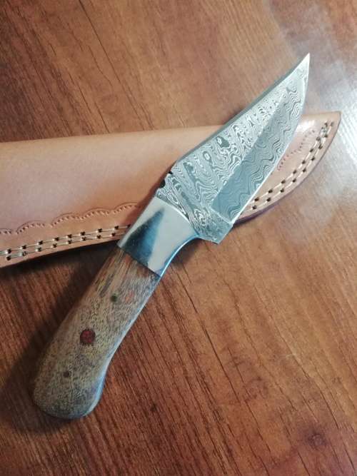 HANDMADE DAMASCUS STEEL HUNTING KNIFE !!!