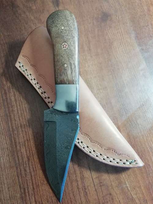 HANDMADE DAMASCUS STEEL HUNTING KNIFE !!!