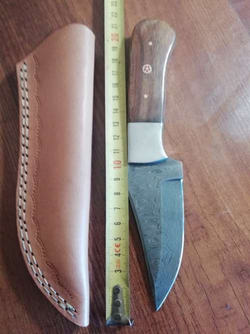 HANDMADE DAMASCUS STEEL HUNTING KNIFE !!!