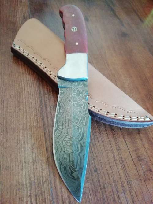 HANDMADE DAMASCUS STEEL HUNTING KNIFE !!!