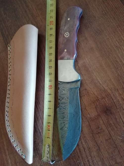 HANDMADE DAMASCUS STEEL HUNTING KNIFE !!!