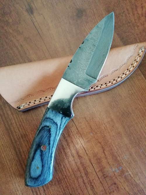 HANDMADE DAMASCUS STEEL HUNTING KNIFE !!!