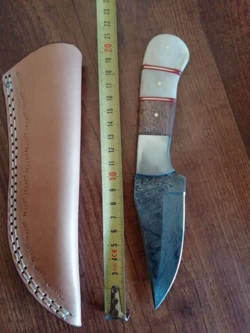 HANDMADE DAMASCUS STEEL HUNTING KNIFE.!!!