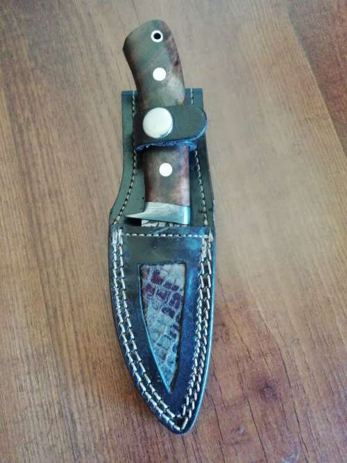 Small Handmade Damascus Steel Hunting Knife !!!