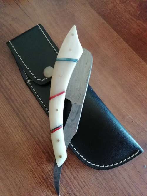 HANDMADE DAMASCUS STEEL CUT THROAT RAZOR !!!