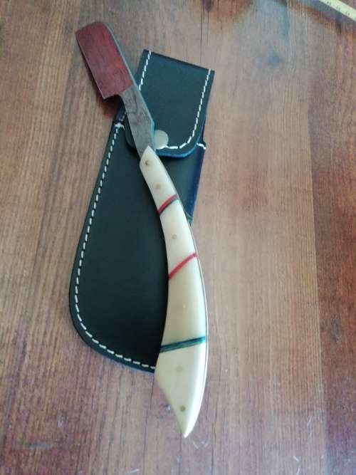 HANDMADE DAMASCUS STEEL CUT THROAT RAZOR !!!