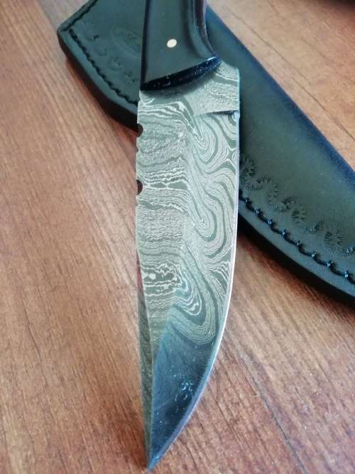 HANDMADE DAMASCUS STEEL HUNTING KNIFE !!!