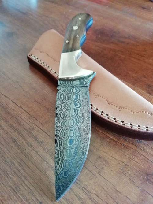 HANDMADE DAMASCUS STEEL HUNTING KNIFE