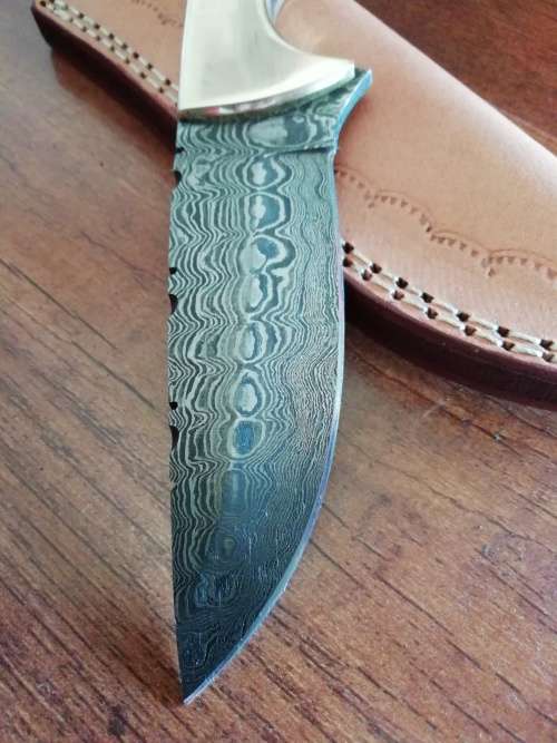 HANDMADE DAMASCUS STEEL HUNTING KNIFE