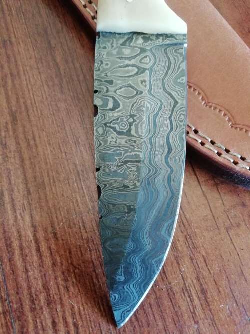 HANDMADE DAMASCUS STEEL HUNTING KNIFE