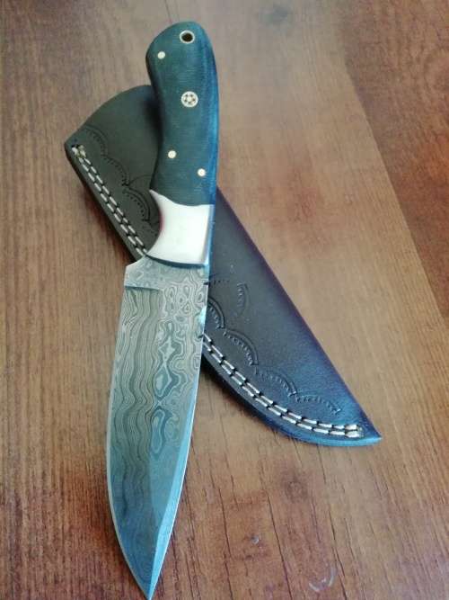 HANDMADE DAMASCUS STEEL HUNTING KNIFE !!!