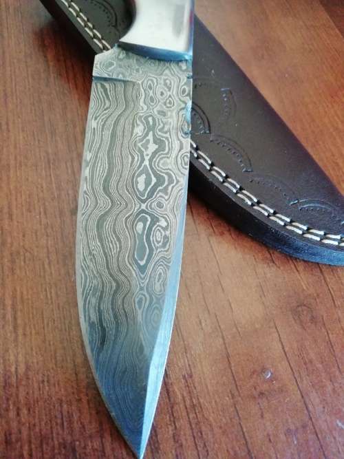 HANDMADE DAMASCUS STEEL HUNTING KNIFE !!!