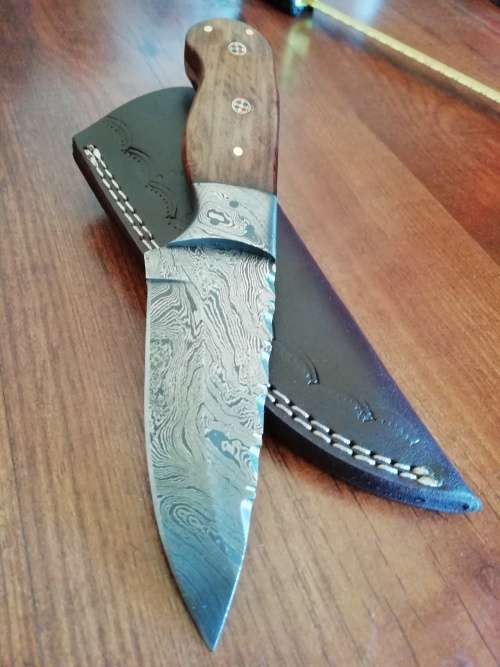 HANDMADE DAMASCUS STEEL HUNTING KNIFE !!!
