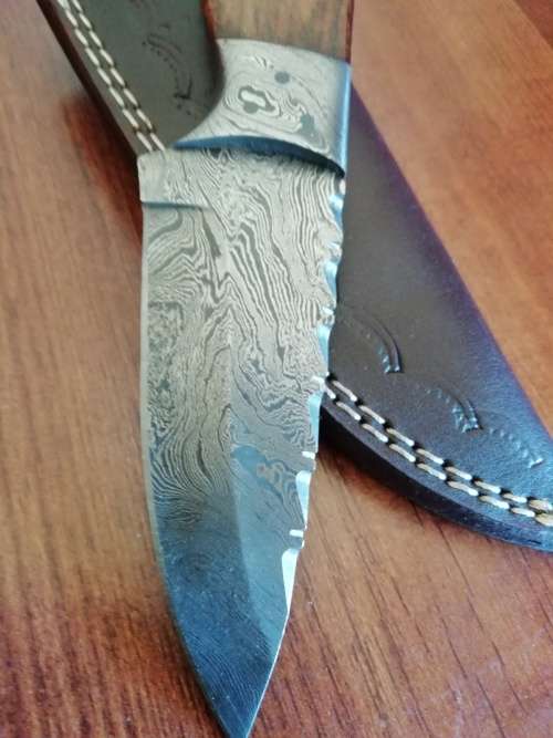 HANDMADE DAMASCUS STEEL HUNTING KNIFE !!!