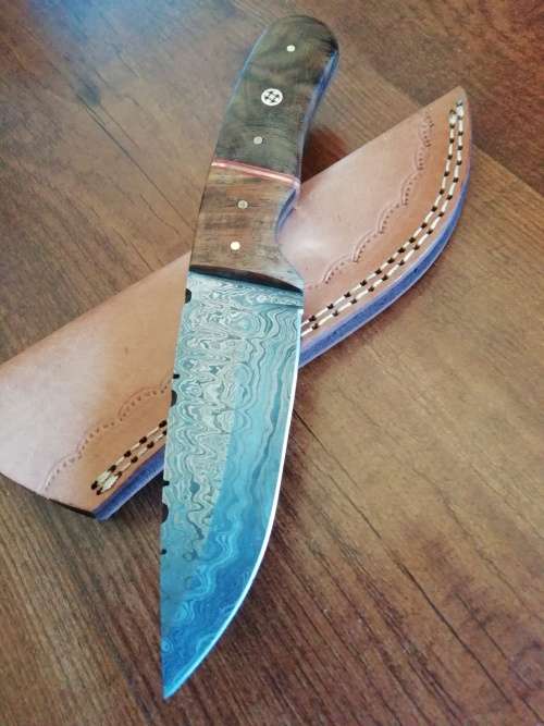 HANDMADE DAMASCUS STEEL HUNTING KNIFE !!!