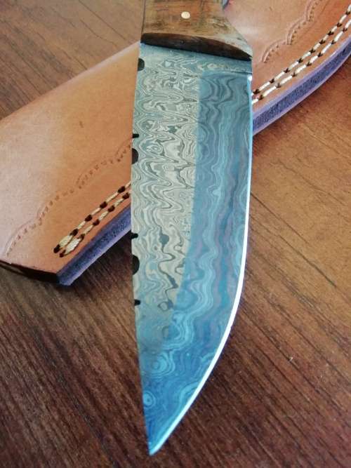 HANDMADE DAMASCUS STEEL HUNTING KNIFE !!!
