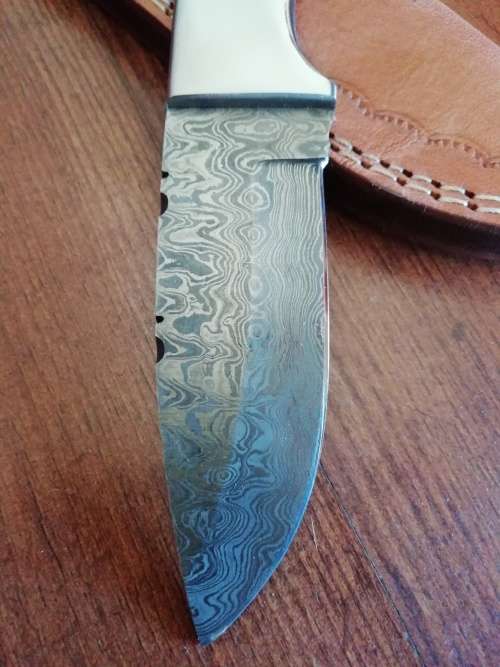 HANDMADE DAMASCUS STEEL HUNTING KNIFE !!!