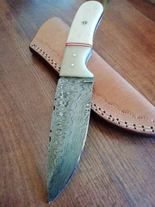 HANDMADE DAMASCUS STEEL HUNTING KNIFE !!!