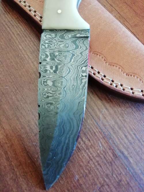 HANDMADE DAMASCUS STEEL HUNTING KNIFE !!!