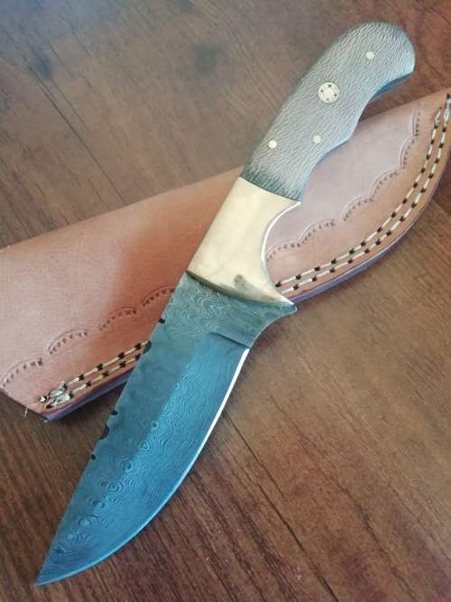 HANDMADE DAMASCUS STEEL HUNTING KNIFE !!!