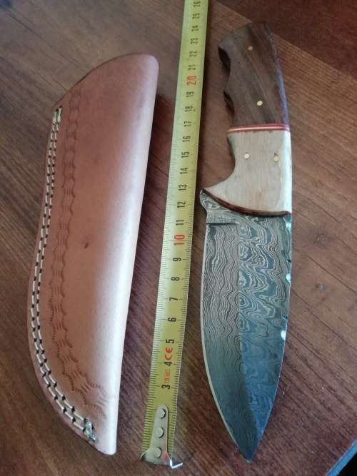 HANDMADE DAMASCUS STEEL HUNTING KNIFE !!!