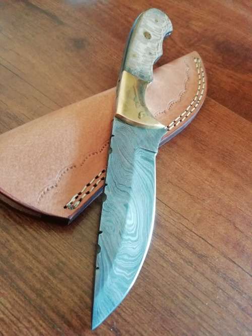 HANDMADE DAMASCUS STEEL HUNTING KNIFE !!!