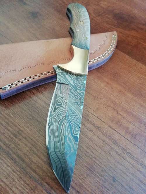 HANDMADE DAMASCUS STEEL HUNTING KNIFE !!!