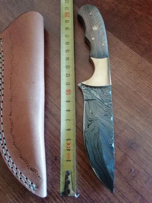 HANDMADE DAMASCUS STEEL HUNTING KNIFE !!!