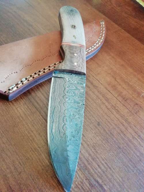 HANDMADE DAMASCUS STEEL HUNTING KNIFE !!!