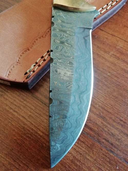 HANDMADE DAMASCUS STEEL HUNTING KNIFE !!!