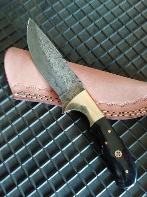 HANDMADE DAMASCUS STEEL HUNTING KNIFE !!!