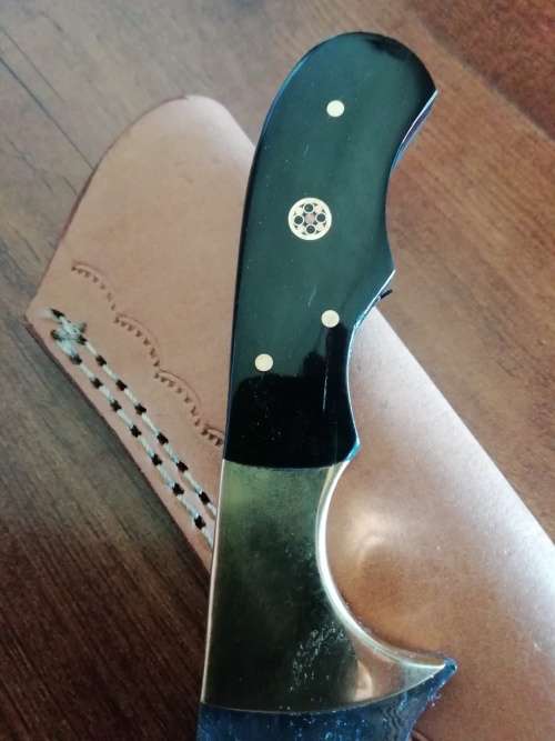 HANDMADE DAMASCUS STEEL HUNTING KNIFE !!!