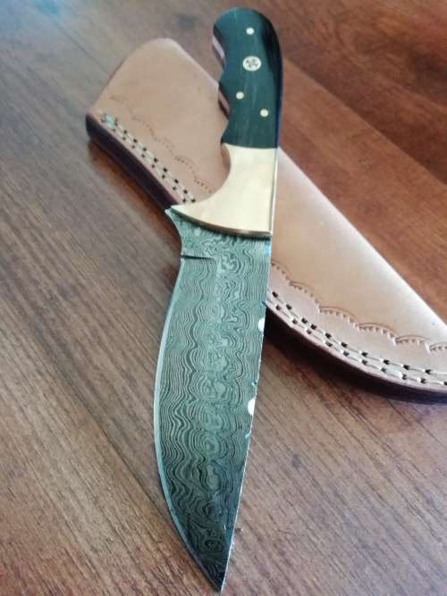 HANDMADE DAMASCUS STEEL HUNTING KNIFE !!!