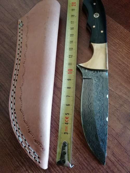HANDMADE DAMASCUS STEEL HUNTING KNIFE !!!