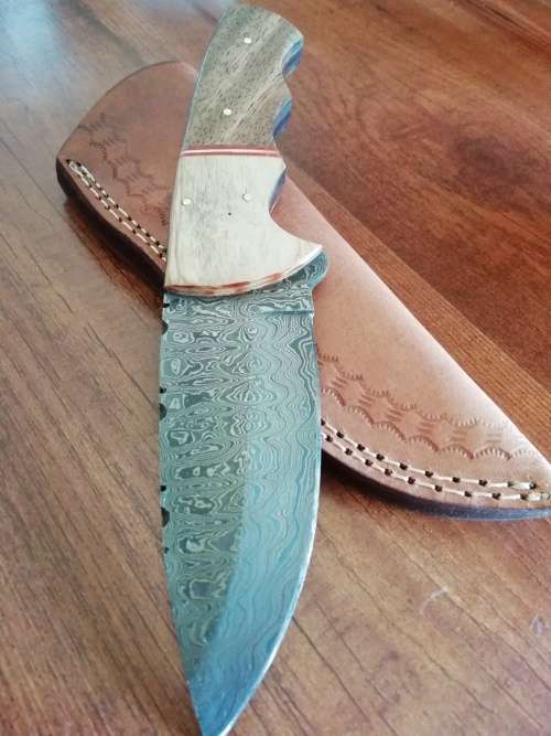 HANDMADE DAMASCUS STEEL HUNTING KNIFE !!!
