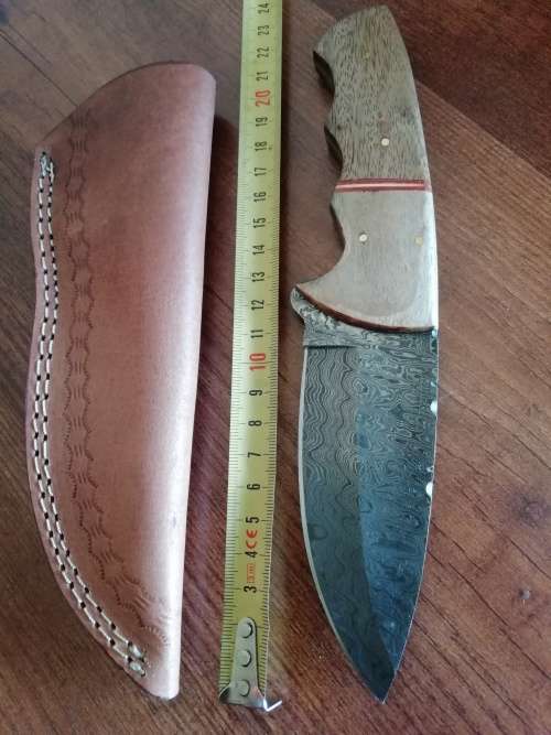 HANDMADE DAMASCUS STEEL HUNTING KNIFE !!!