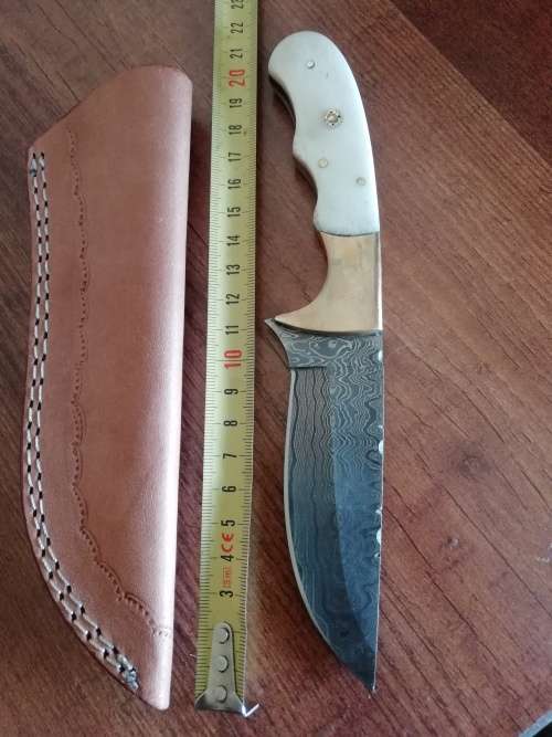 HANDMADE DAMASCUS STEEL HUNTING KNIFE !!!