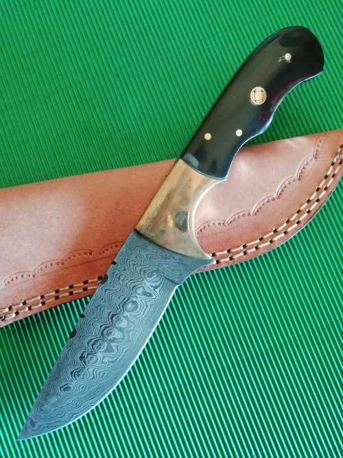 HANDMADE DAMASCUS STEEL HUNTING KNIFE !!!