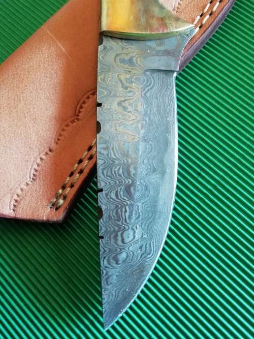 HANDMADE DAMASCUS STEEL HUNTING KNIFE !!!