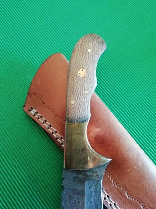 HANDMADE DAMASCUS STEEL HUNTING KNIFE !!!