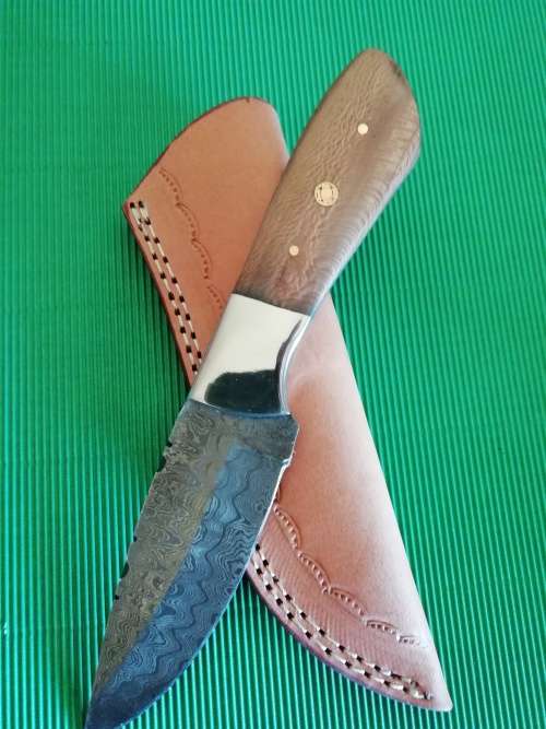 HANDMADE DAMASCUS STEEL HUNTING KNIFE !!!